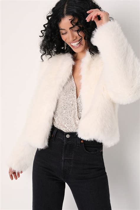 Cropped Coat Ivory Faux Fur 